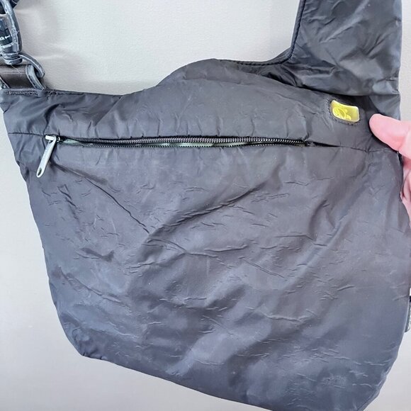 Pacsafe Crossbody Anti-Theft Bag With RFID Blocking Pocket & Secure Zipper - Picture 10 of 12